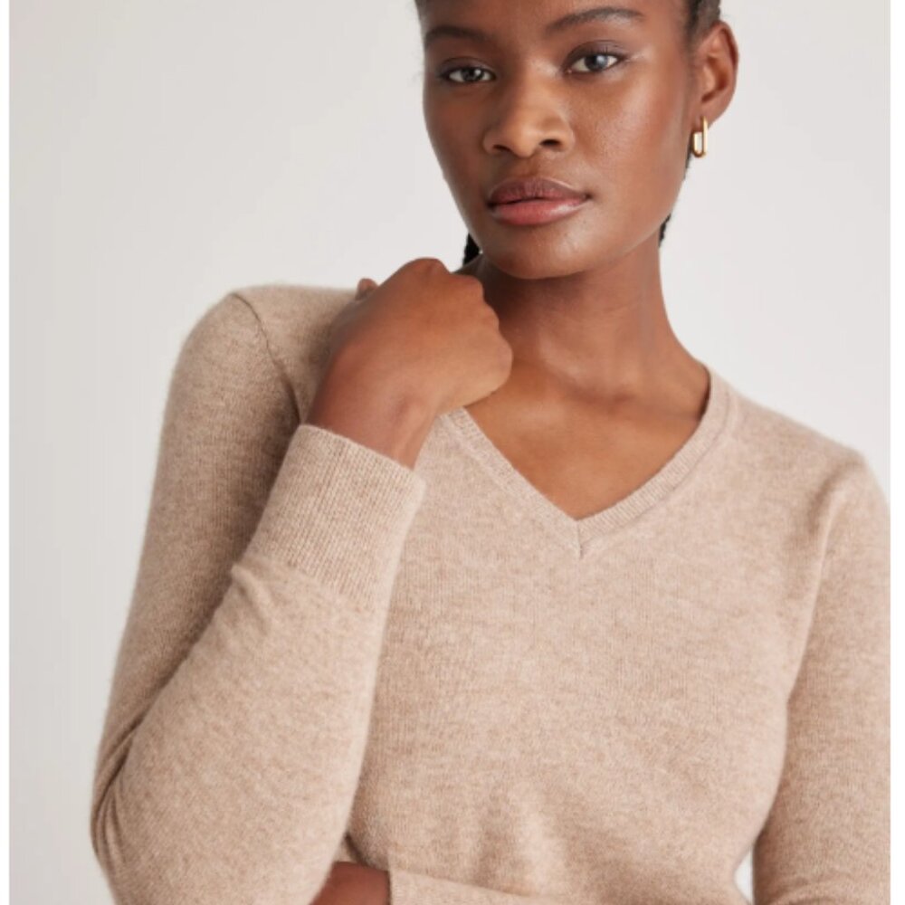 Quince Oatmeal Beige 100% Mongolian Cashmere V-Neck Sweater NWT